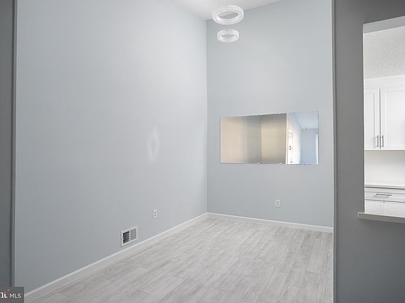 5th image of 43 Joyner Ct