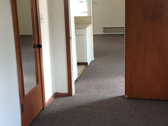 4th image of 617 Marquette St