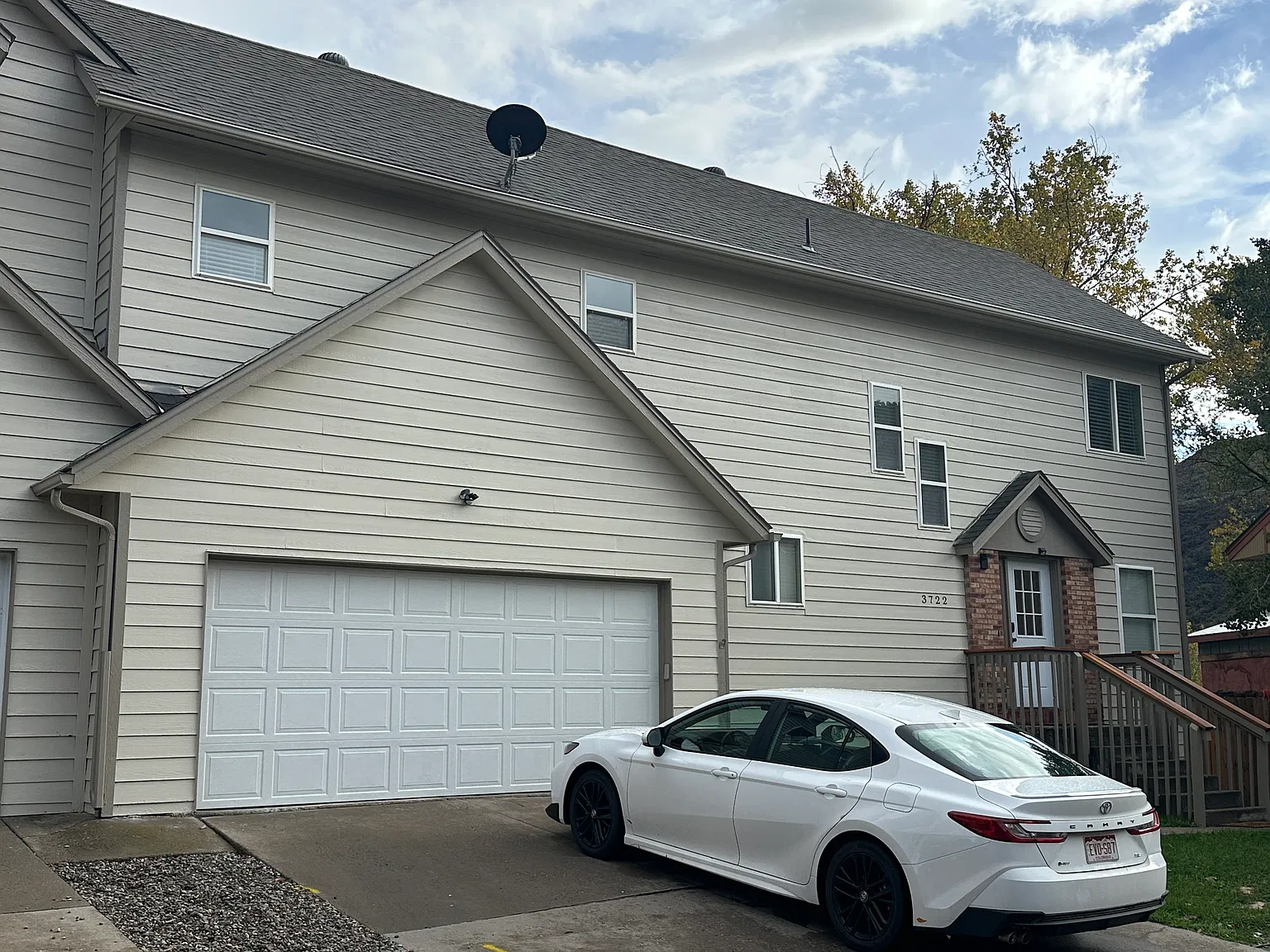 4 bed, 3.5 bath, 2600 sqft, $4,400 — Photo 1