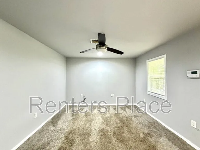 2326 N Atlanta Pl — Photo 3