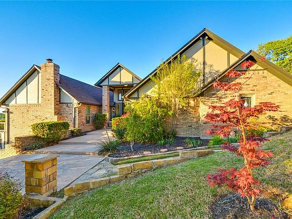 2nd image of 2903 Lucern Ct