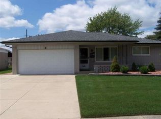 34391 Brookshire Dr, Sterling Heights, MI 48312