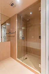 Rented by R New York