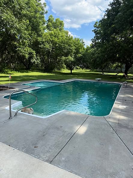 2nd image of 555 E 334th Rd