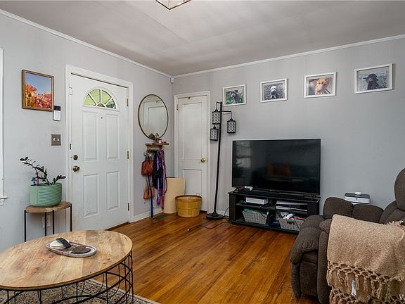 5th image of 410 26th St E