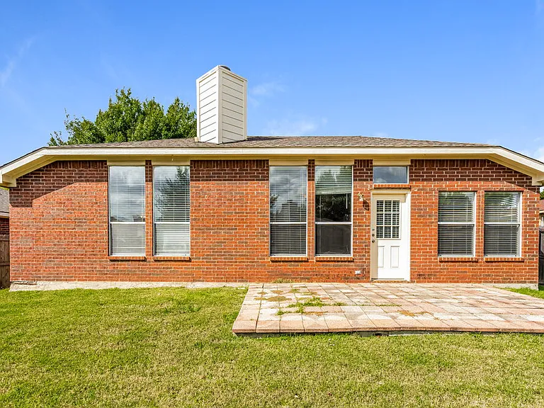 2504 Castle Ridge Dr — Photo 16