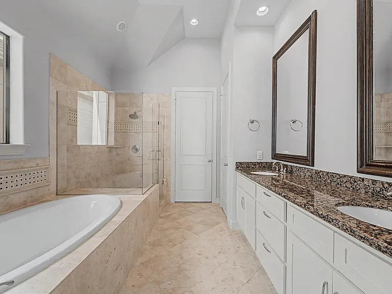 634 Nagle St — Photo 21
