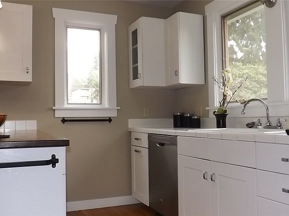 5th image of 9728 Palatine Ave N