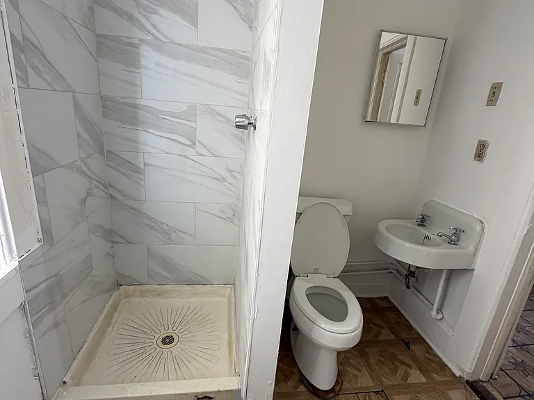 1827 S Ruble St #1R — Photo 4