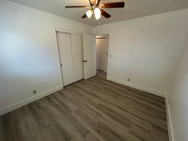 1136 W Damron Ave — Photo 16