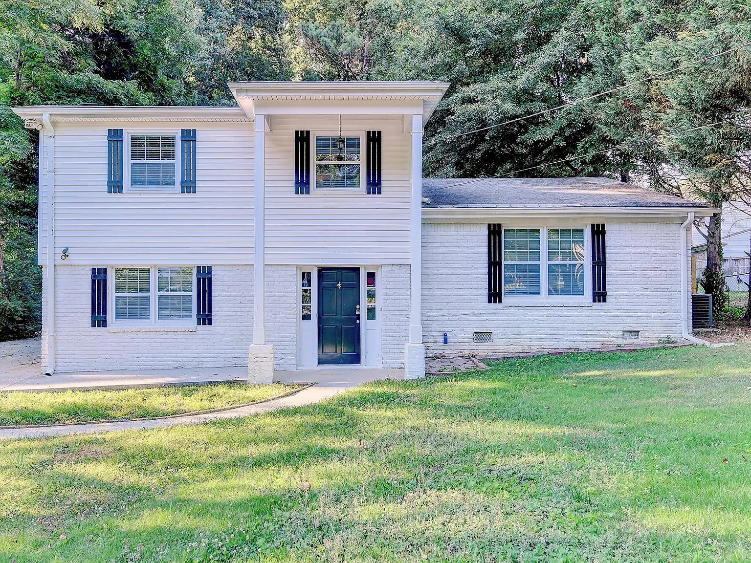 4 bed, 1840 sqft, $3,200 — Photo 2