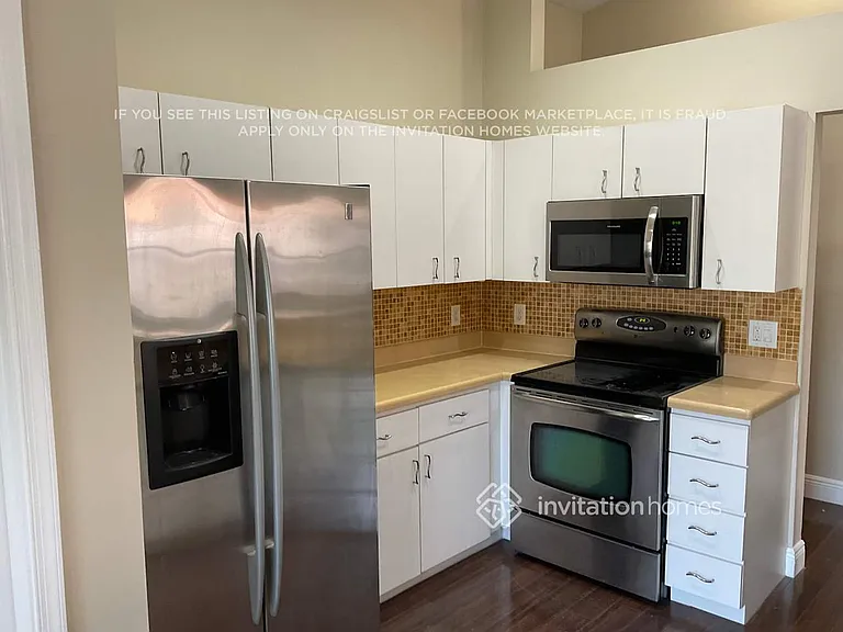 4872 NW 103rd Dr — Photo 6