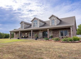 17901 S 82nd Pl E, Webbers Falls, OK 74470