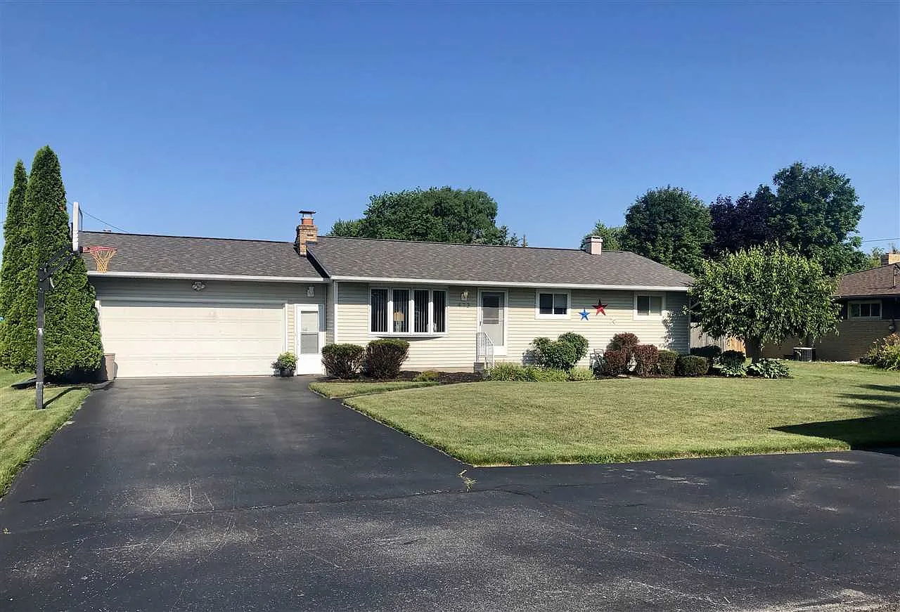 473 Kelly Dr photo 1