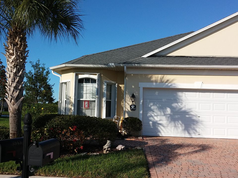 2nd image of 3943 Carambola Cir