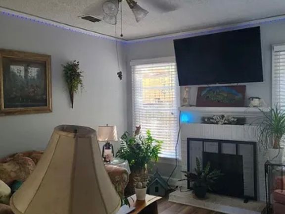 3rd image of 419 Sellers St