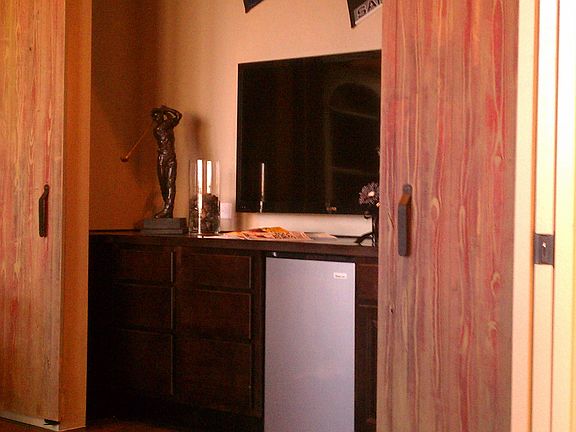 Study / Man Cave of Foyer