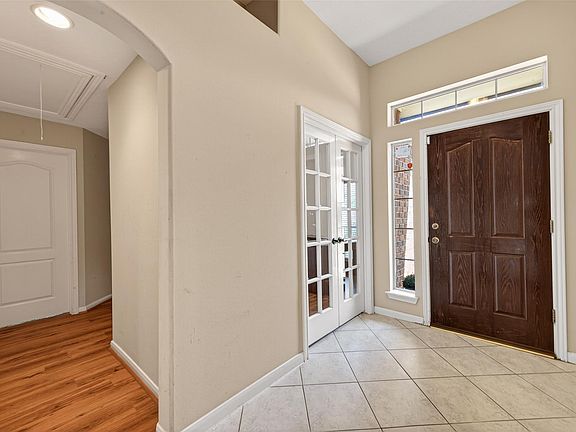 4th image of 23211 Goldensong Ct