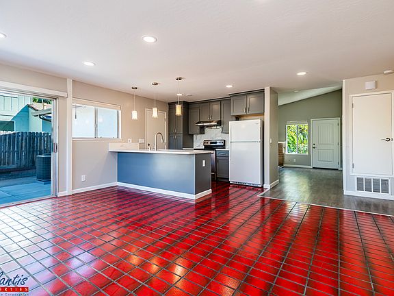 5th image of 2469 Greengate Dr