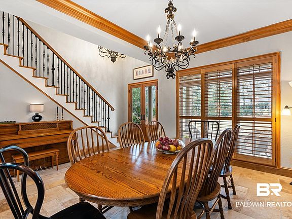 5th image of 408 Village Dr