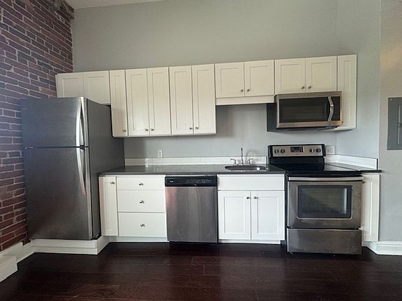 2nd image of 5721-5727 Elwood St