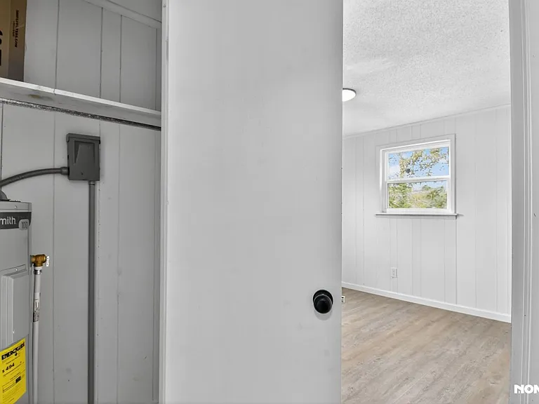 717 Howard St — Photo 31