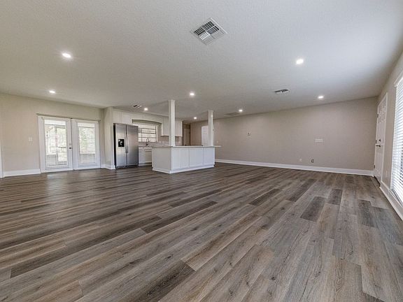 4th image of 4216 Shadow Wood Dr