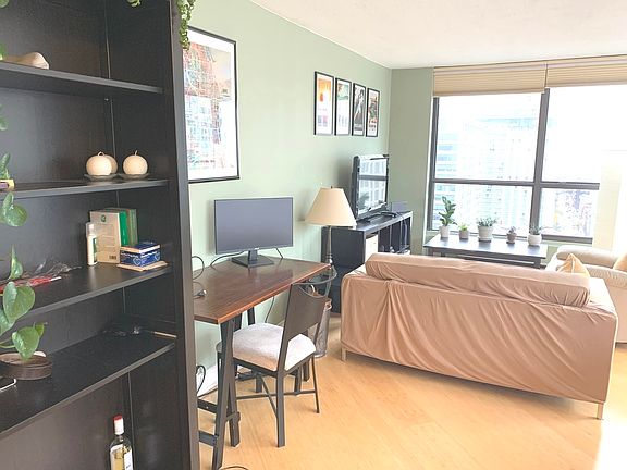 5th image of 405 N Wabash Ave Unit 1703