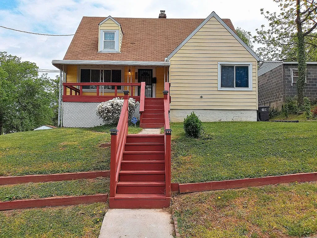 307 69th Pl photo 1