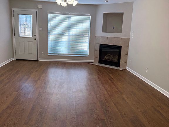 3rd image of 717 Casey Ln