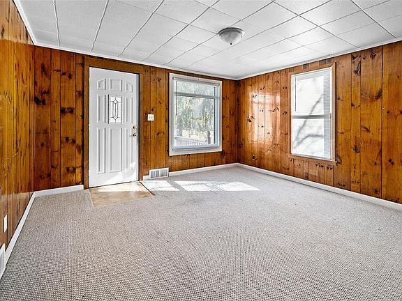 4th image of 304 Clifford Dr
