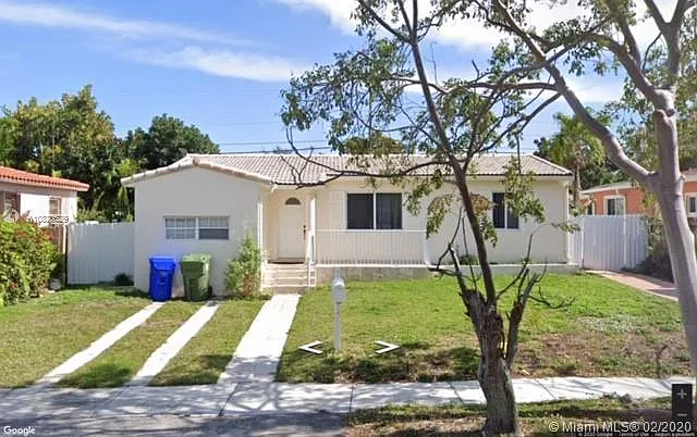1961 SW 33rd Ave — Photo 1