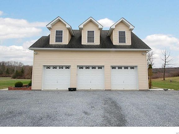3rd image of 75 College Ln