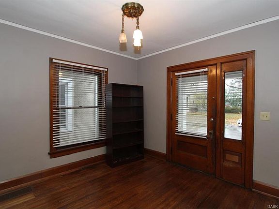 3rd image of 223 W North St