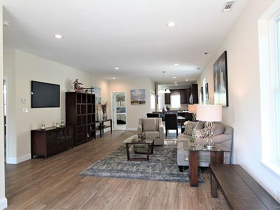 4th image of 33 Vista Dr