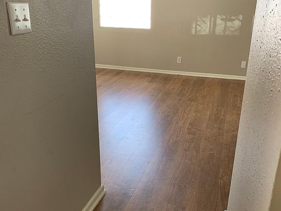 4th image of 213 Earl St #A