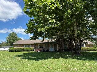 42 Robin Dr, Starkville, MS 39759