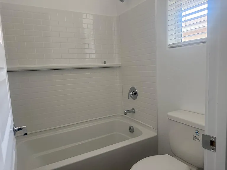 2890 E Frontiersman Ln — Photo 10