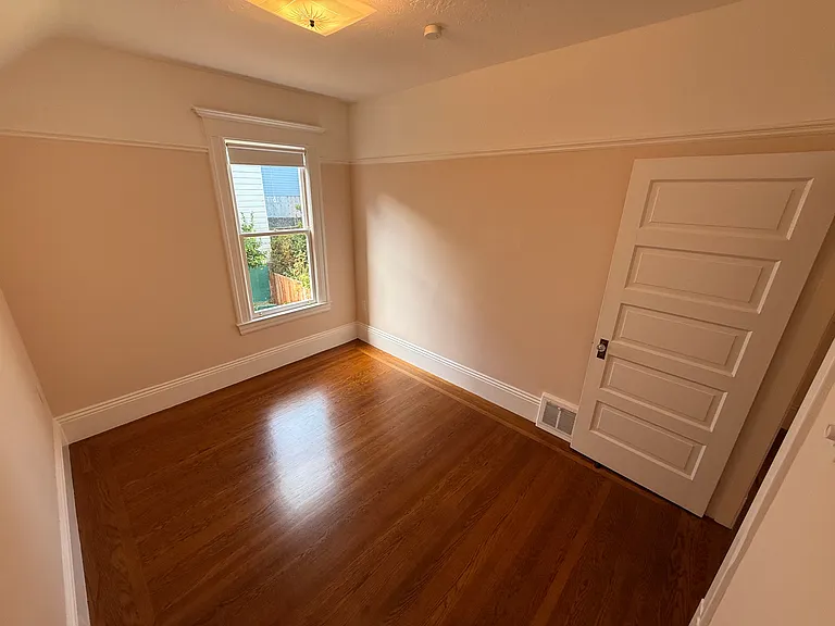 1714 Castro St — Photo 18