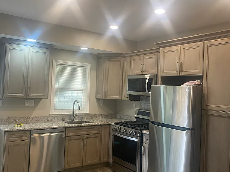2181 Shurtleff Ave #3 — Photo 3