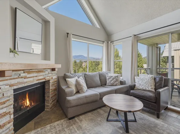 4749 Spearhead Dr #302, Whistler, BC V8E 1E9