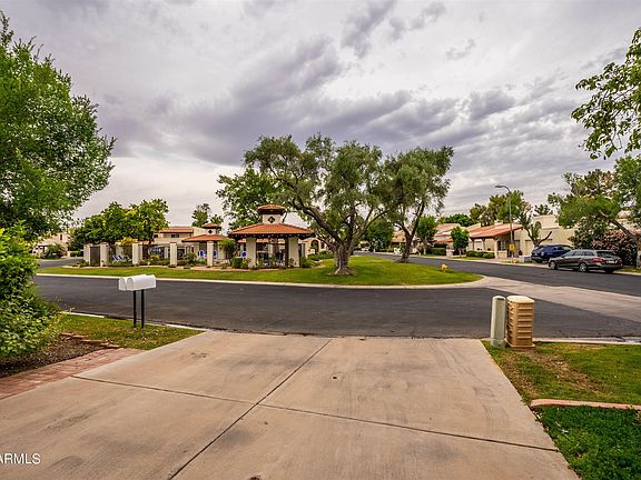3rd image of 2322 S Rogers Cir #45