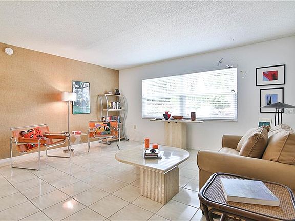 3rd image of 5800 Hollywood Blvd APT 217