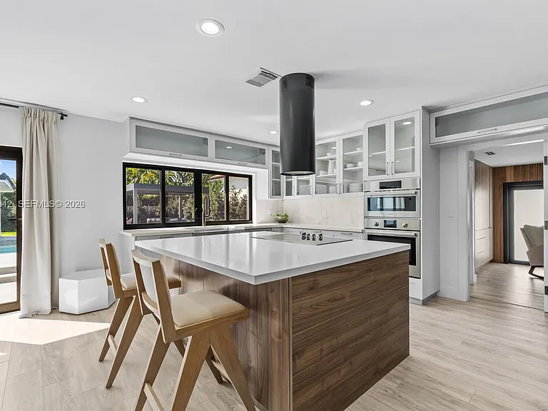116 W 1st Ct — Photo 17