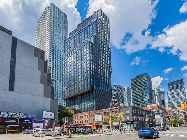 100 Queen St E, Toronto, ON