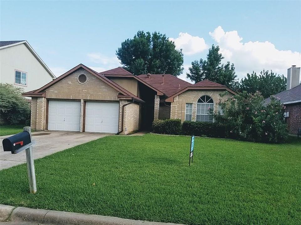 1st image of 2809 Briar Hill Dr