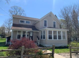 517 Franklin Ave, Lake Geneva, WI 53147