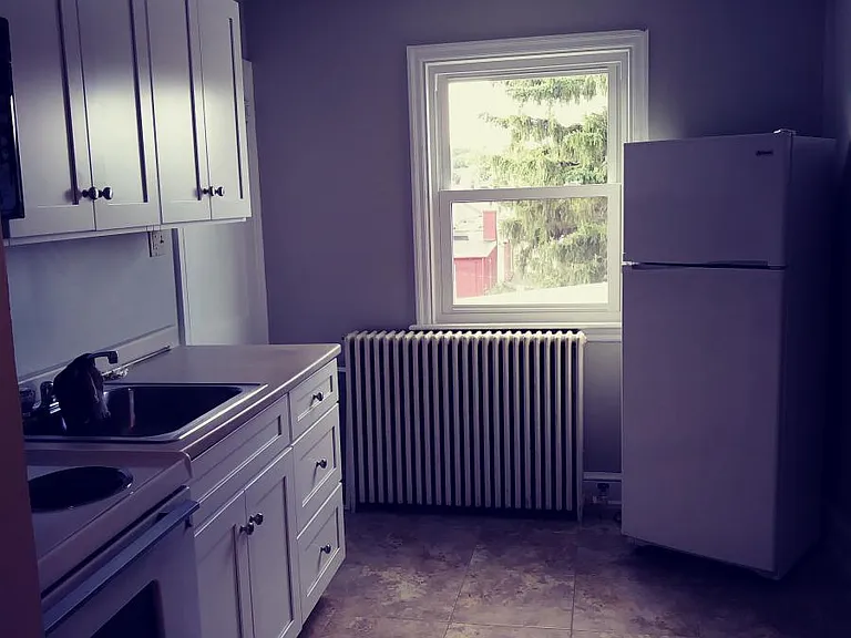417 W Walnut St #3 — Photo 3