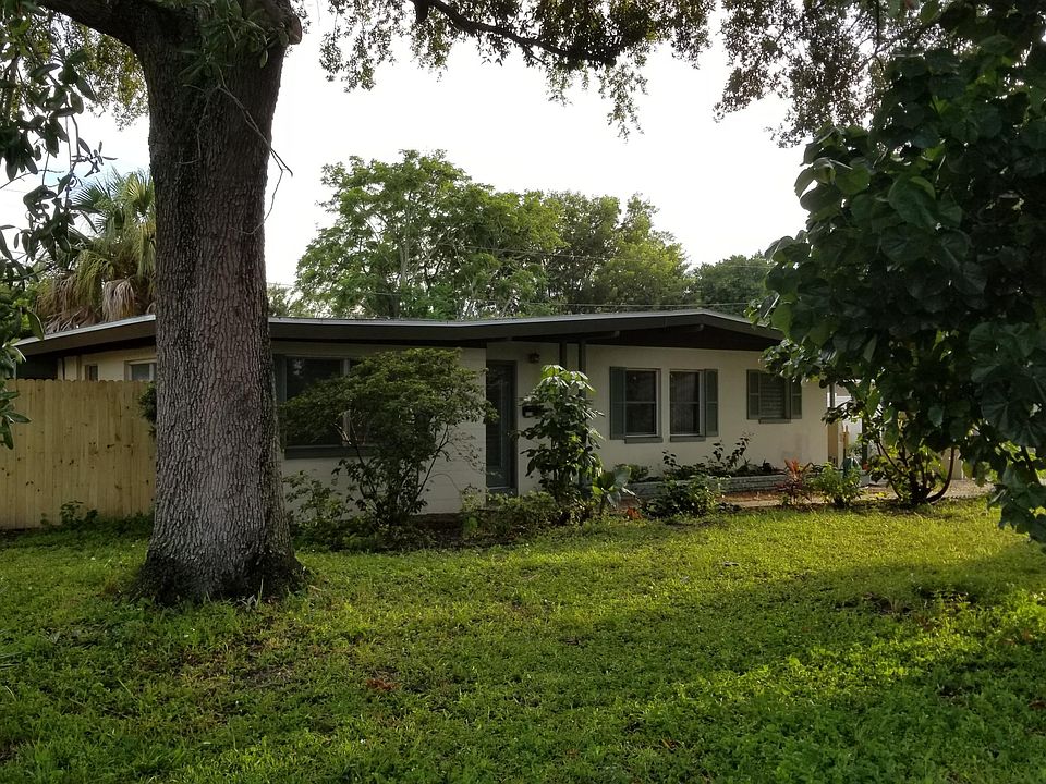 1st image of 6218 Hampton Dr N