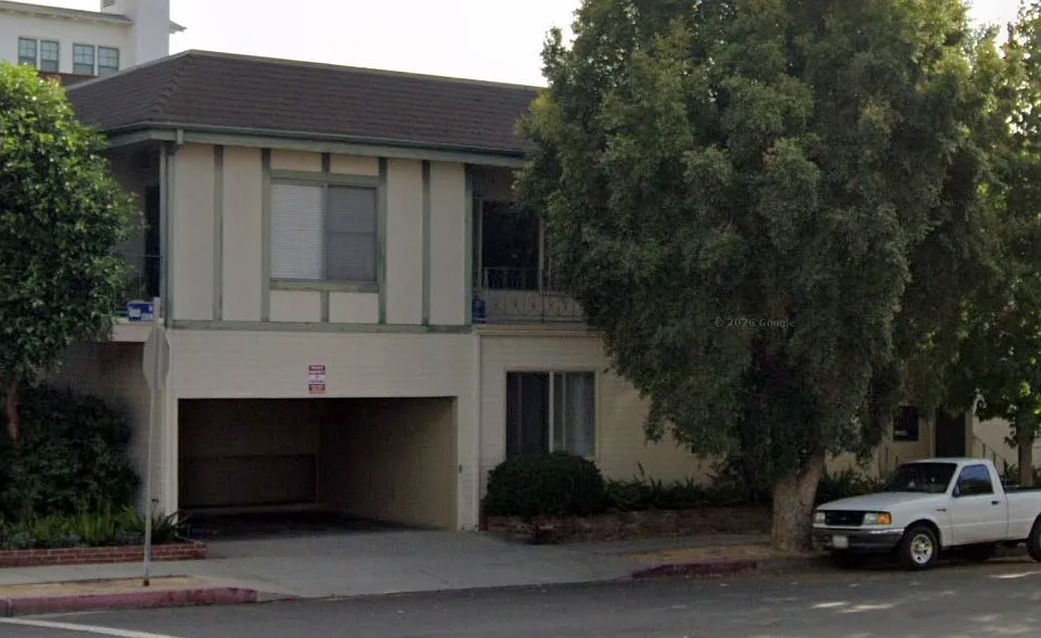 1300 S Carmelina Ave #5